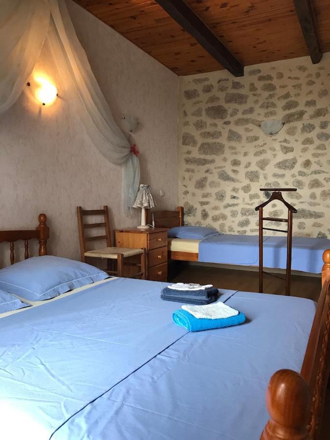 Bed and Breakfast Lo Soulenquo A Fonteilles Sur Le Gr 65 Golinhac Exterior foto
