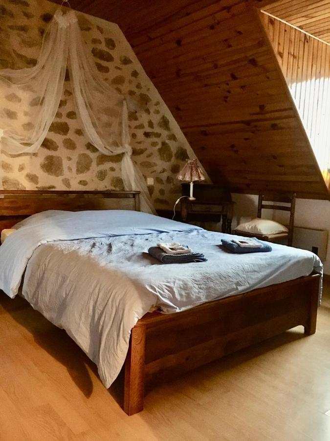 Bed and Breakfast Lo Soulenquo A Fonteilles Sur Le Gr 65 Golinhac Exterior foto