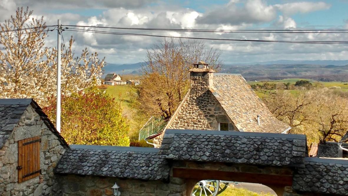 Bed and Breakfast Lo Soulenquo A Fonteilles Sur Le Gr 65 Golinhac Exterior foto