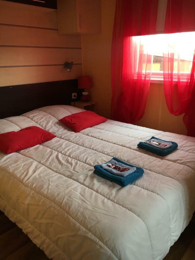 Bed and Breakfast Lo Soulenquo A Fonteilles Sur Le Gr 65 Golinhac Exterior foto