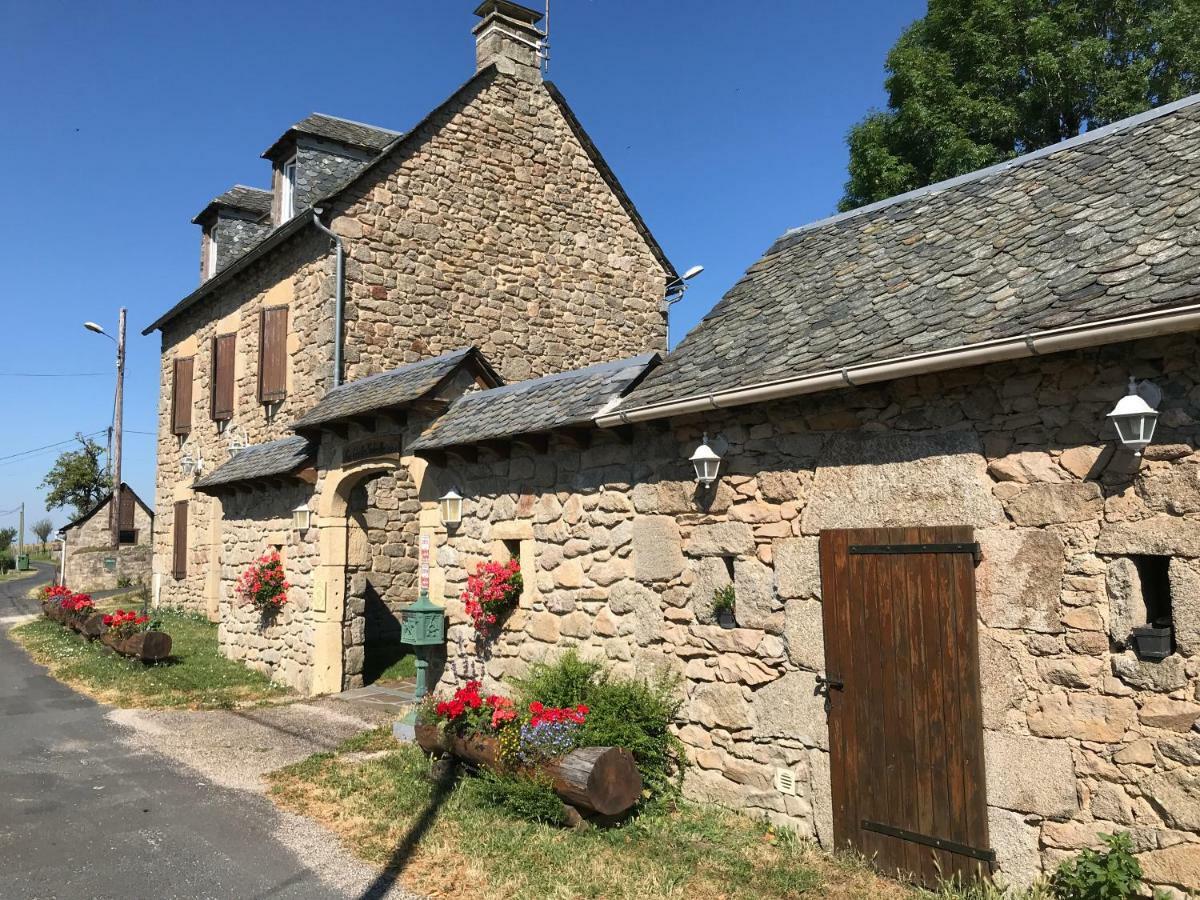 Bed and Breakfast Lo Soulenquo A Fonteilles Sur Le Gr 65 Golinhac Exterior foto